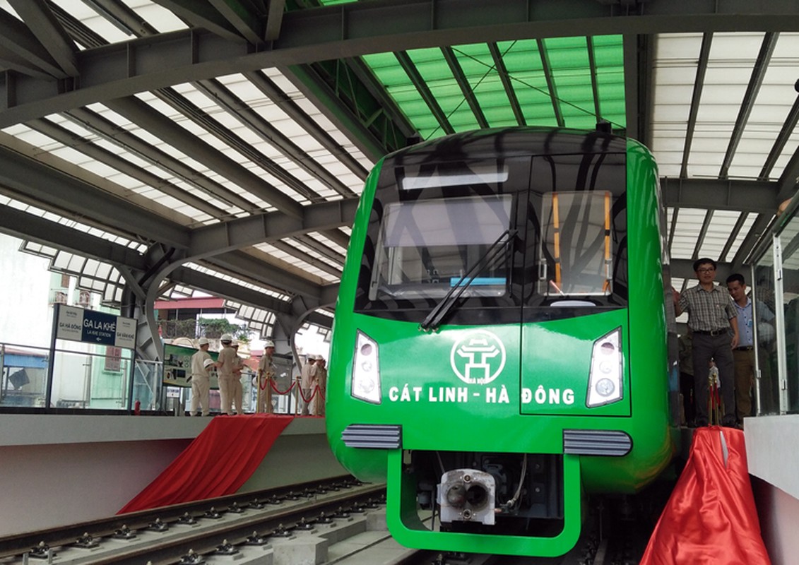 Anh: Nguoi Ha Noi thich thu ngam tau duong sat tren cao Cat Linh - Ha Dong-Hinh-14