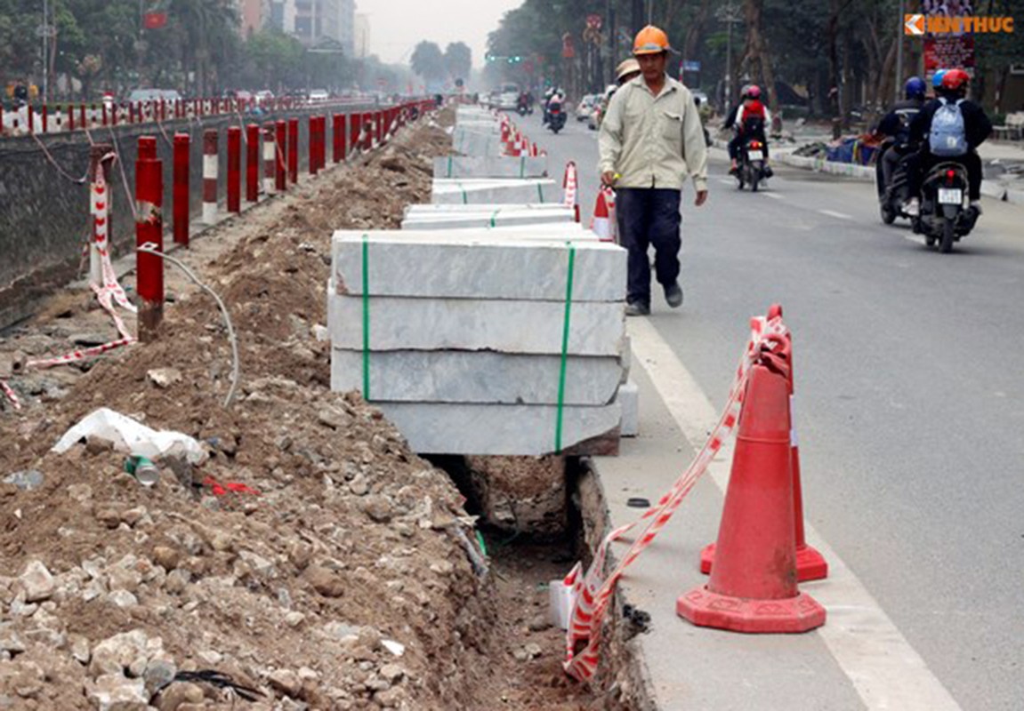 Can canh duong Ha Noi sat lo khien nguoi dan nom nop lo so-Hinh-16