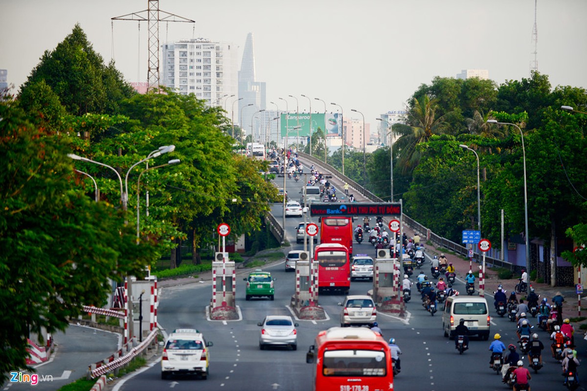 Anh: Tram thu phi bo hoang giua duong o Sai Gon-Hinh-11