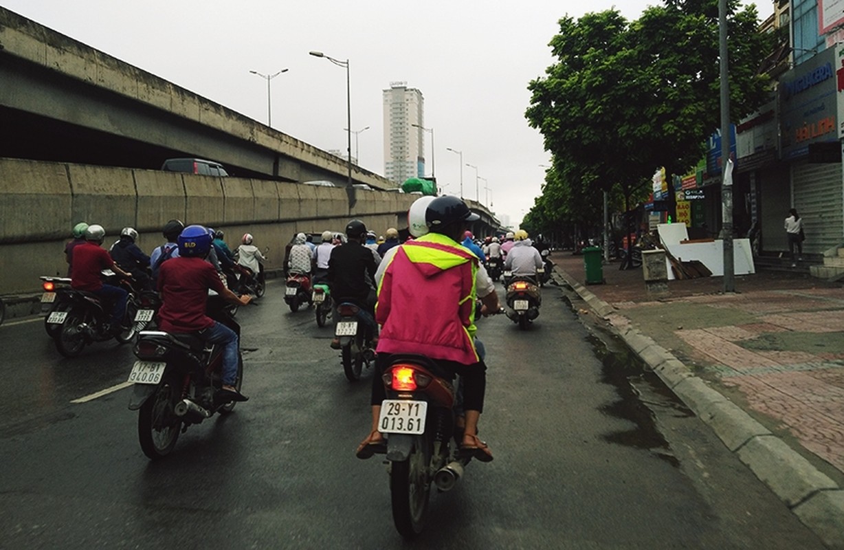 Ngac nhien: Chua vao dong, nguoi Ha Noi da phai mac ao am-Hinh-2