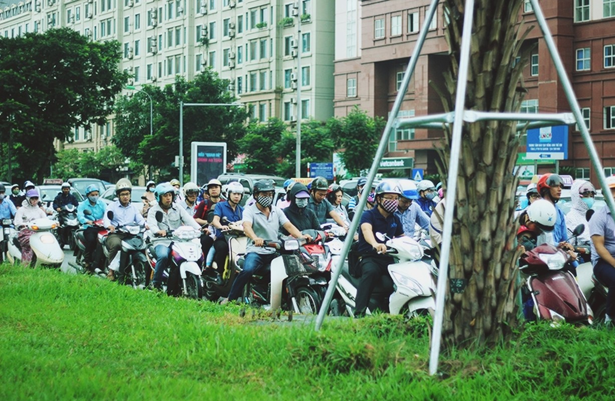 Ngac nhien: Chua vao dong, nguoi Ha Noi da phai mac ao am-Hinh-8