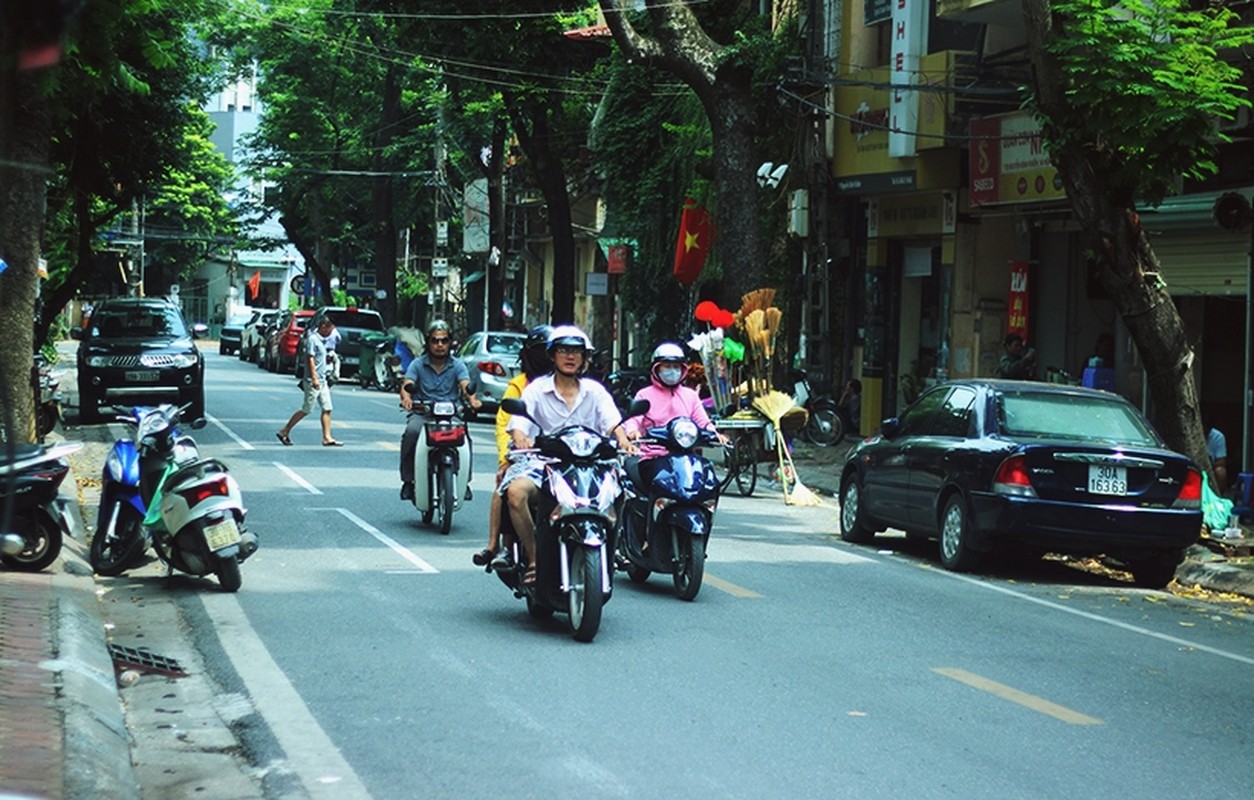 Loan o to do sai ngay chan le tren pho Ha Noi-Hinh-5