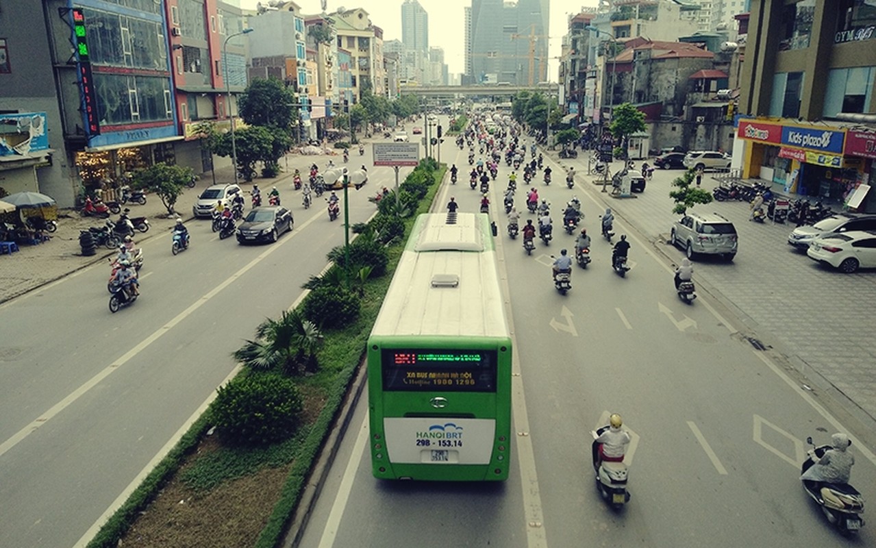 Buyt nhanh BRT vang khach sau phat bieu “qua tai“-Hinh-2