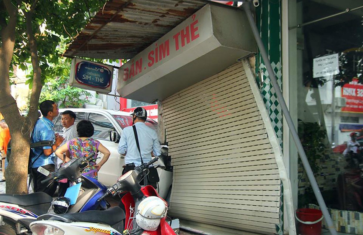 Kinh hoang o to dam thung tuong nha dan o Ha Noi-Hinh-8