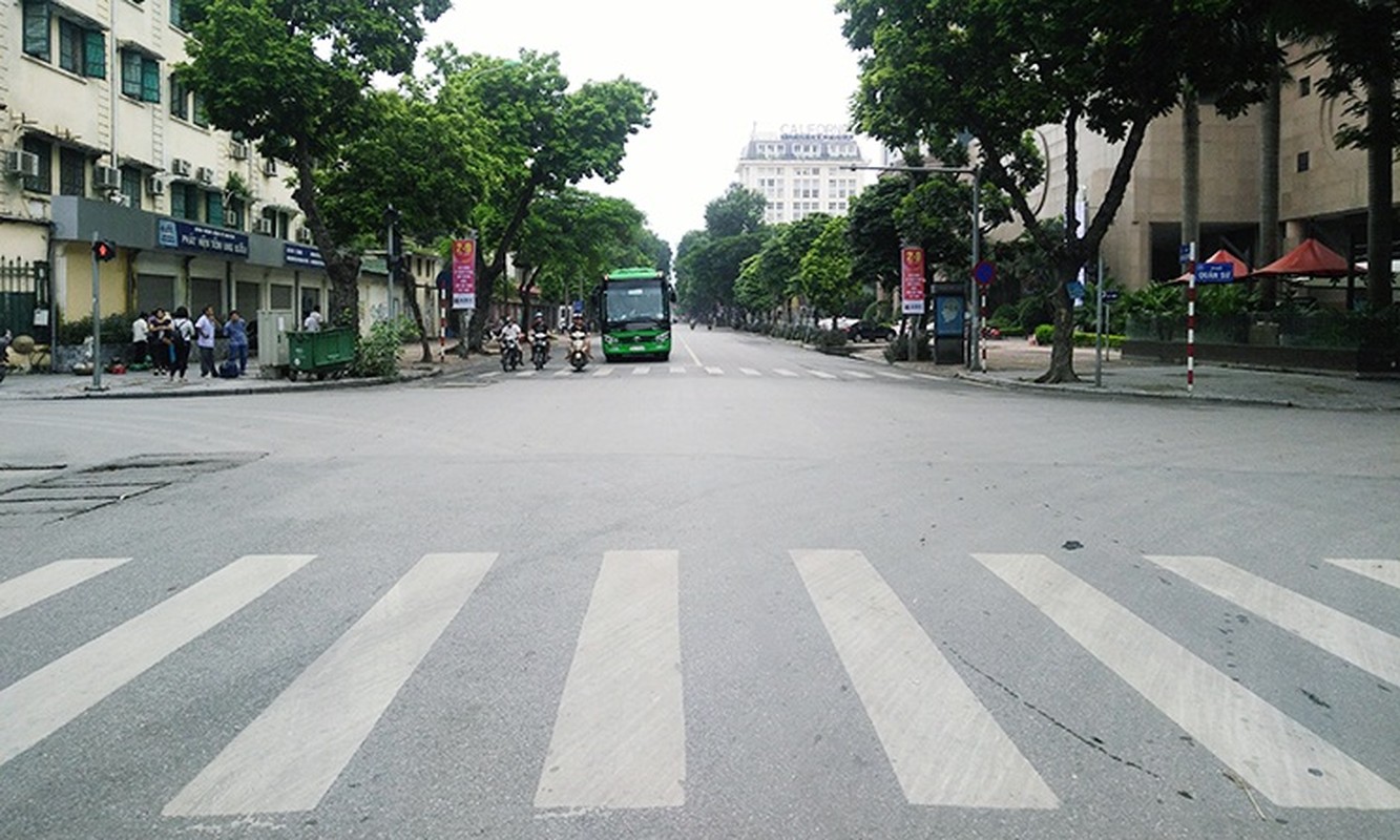 Chum anh: Ha Noi vang lang, yen binh ngay Quoc khanh 2/9