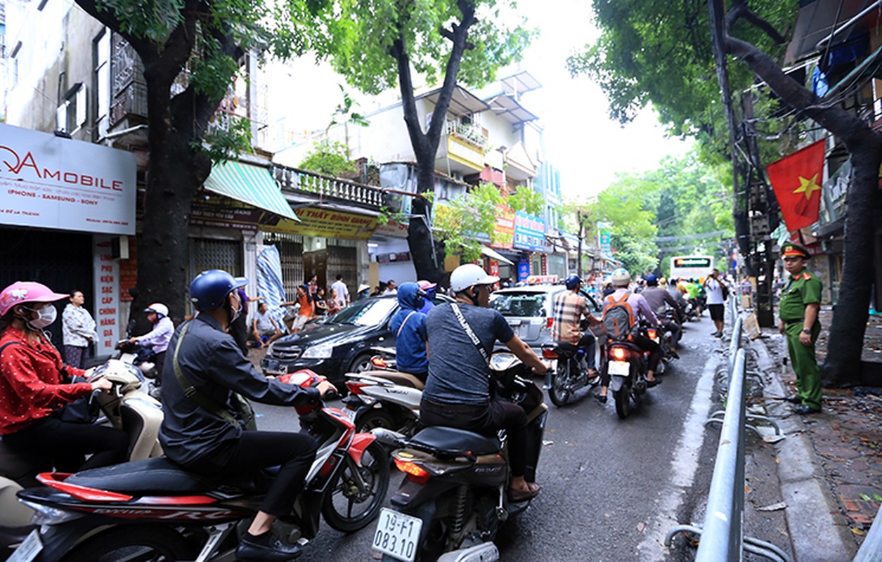 Hien truong tan hoang vu chay 19 ngoi nha tren duong De La Thanh-Hinh-14