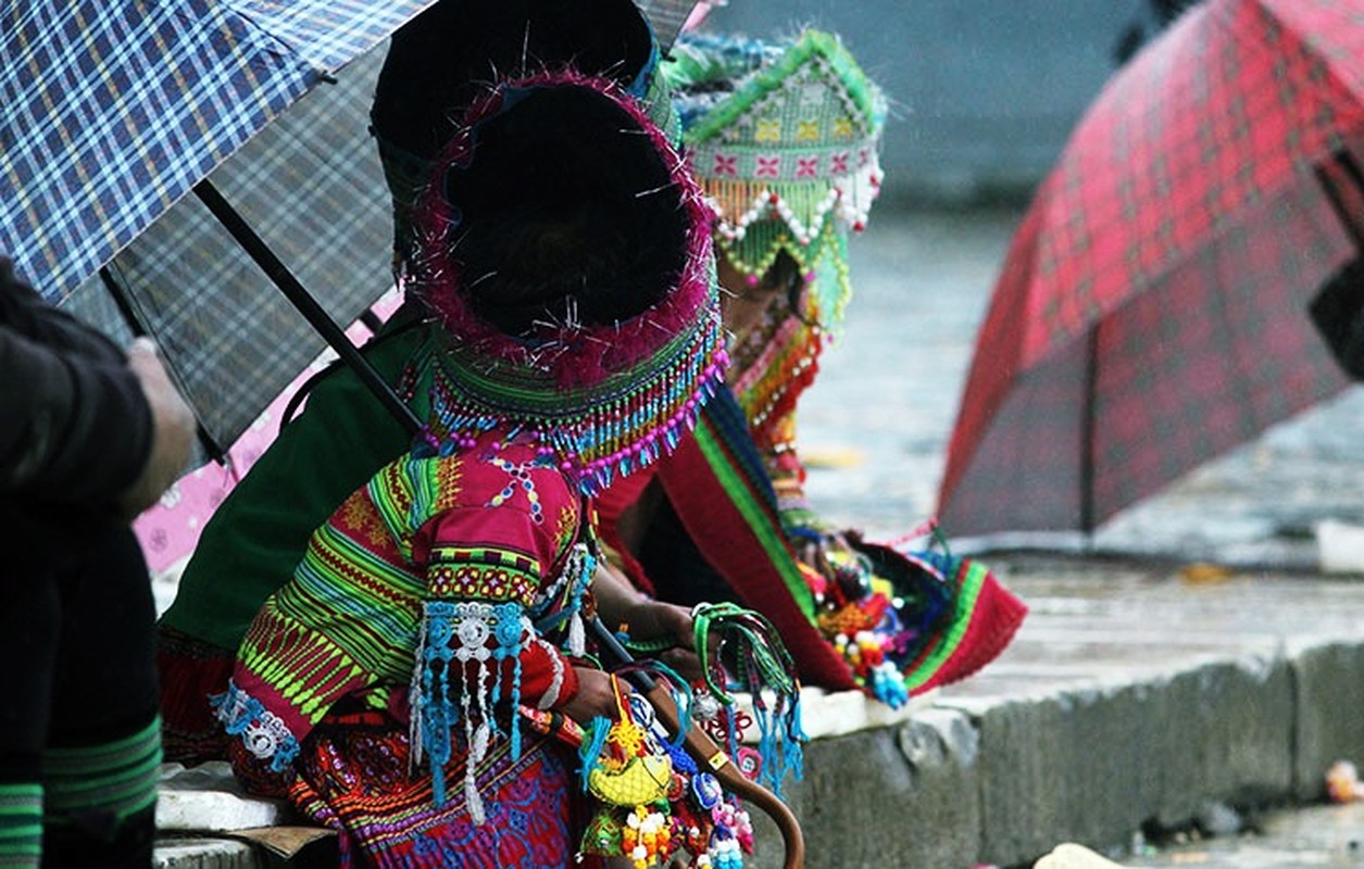 Xot xa canh tre em doi mua lanh kiem tien o Sa Pa-Hinh-5