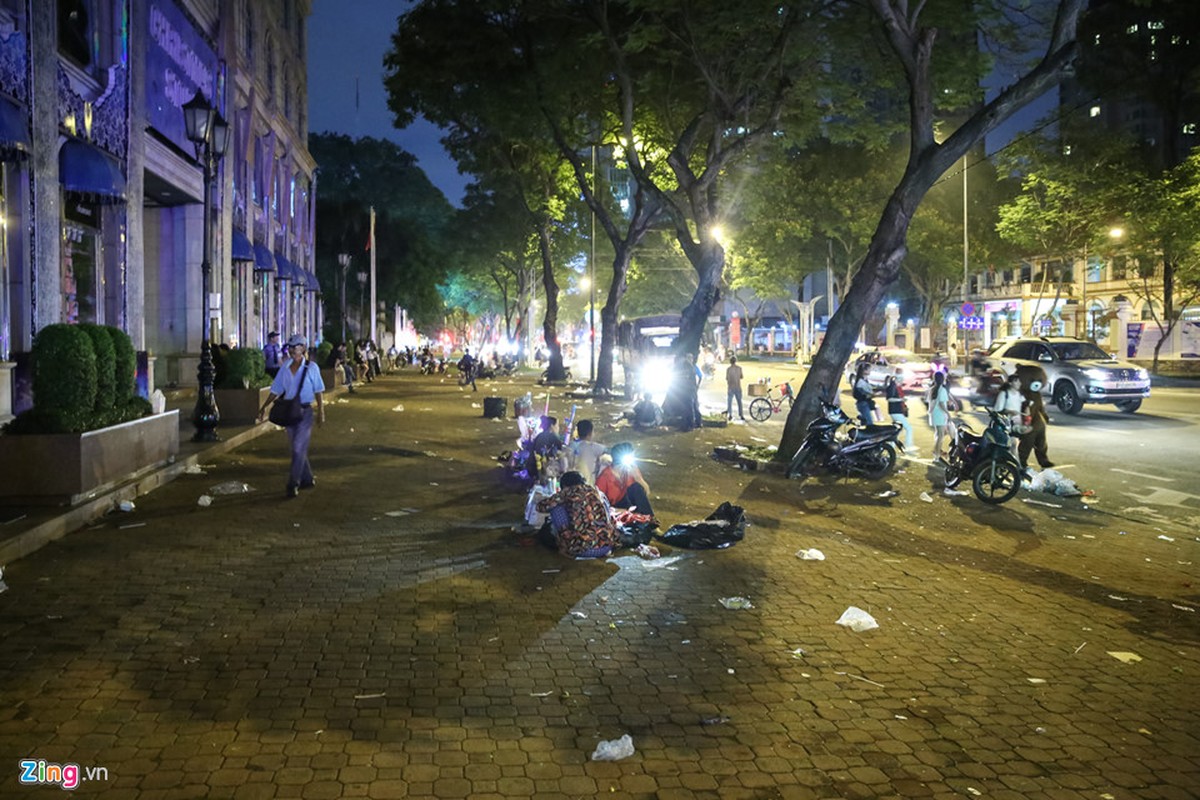 Duong pho Sai Gon, Ha Noi ngap rac dem Giang sinh-Hinh-2