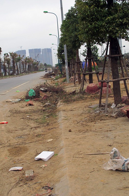 Ha Noi: Dan ngan ngam di tren con duong nhech nhac, bui ban-Hinh-3