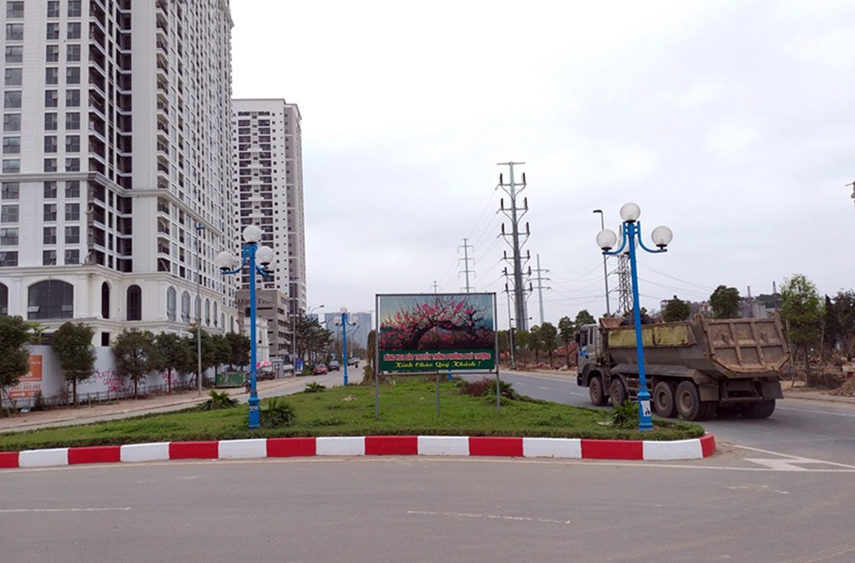 Ha Noi: Dan ngan ngam di tren con duong nhech nhac, bui ban-Hinh-8