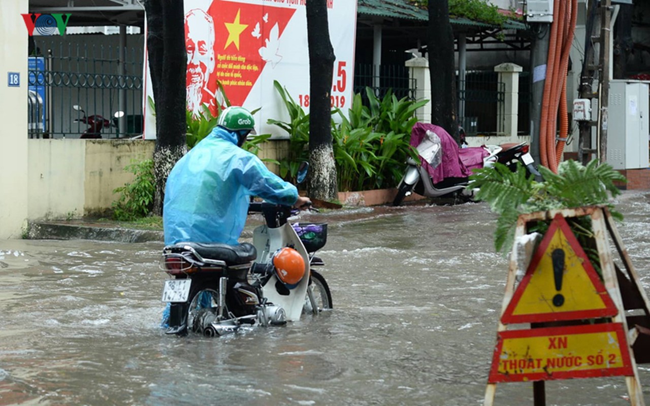 Bao so 3 - Wipha: Duong Ha Noi co noi ngap sau nua met-Hinh-12