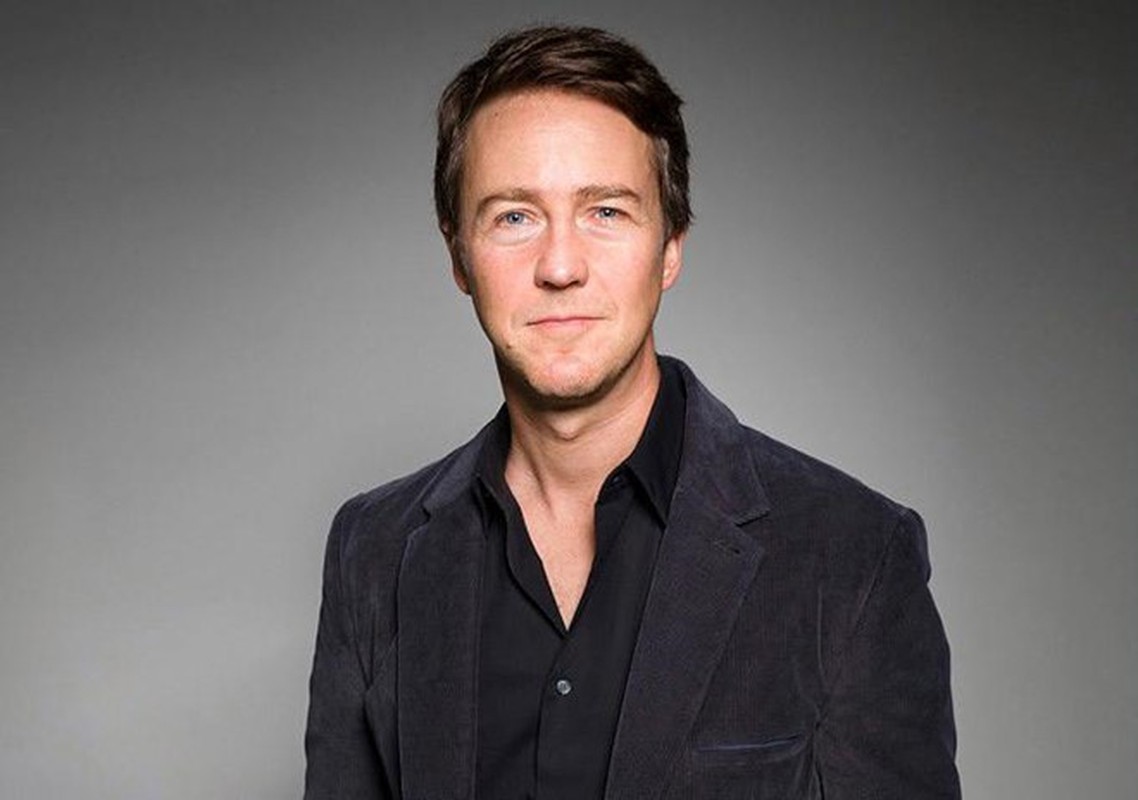 Co gi tai biet thu ven bien cua 'Nguoi khong lo xanh' Edward Norton