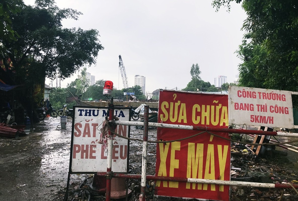 Ha Noi: Duong Sa Doi chua cai tao xong, nhieu biet thu 