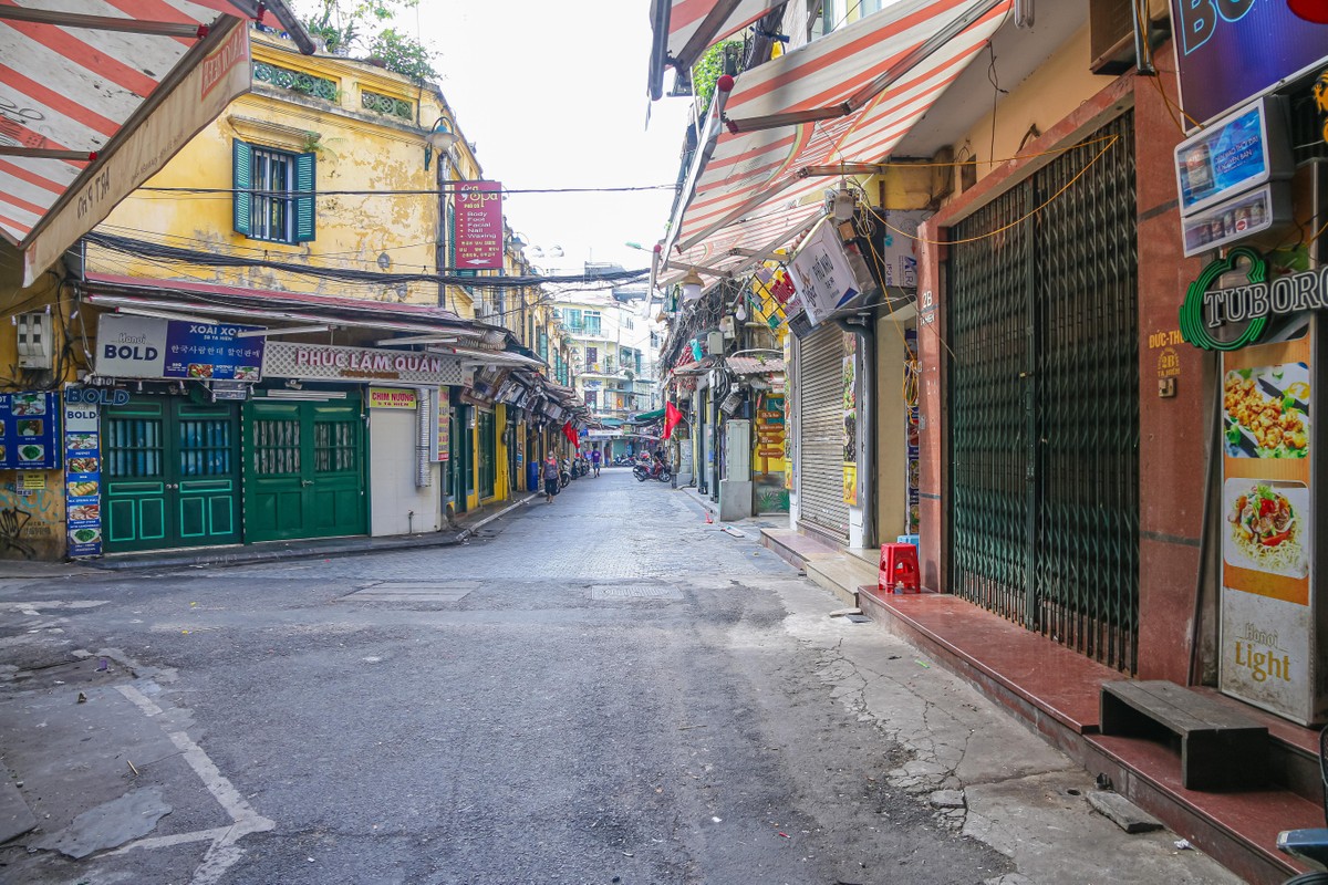 Ha Noi mua dich, quan xa 'vang tanh nhu chua Ba Danh' ngay cuoi tuan-Hinh-2