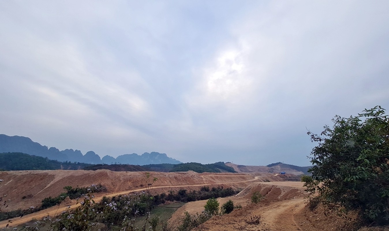 Hoa Binh: Du an nuoi lon cua Dabaco chua chuyen doi muc dich dat da thi cong-Hinh-3