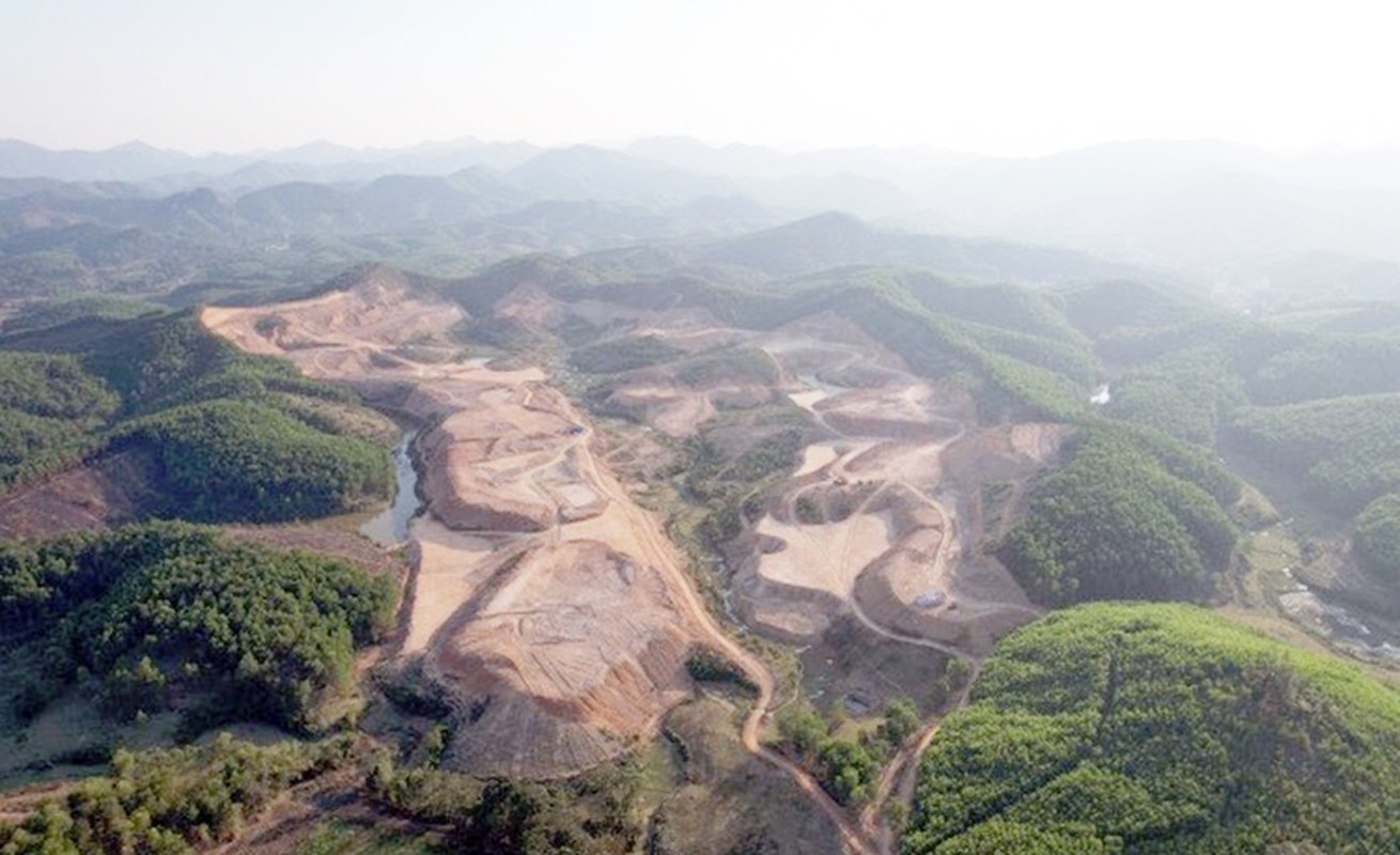 Hoa Binh: Du an nuoi lon cua Dabaco chua chuyen doi muc dich dat da thi cong