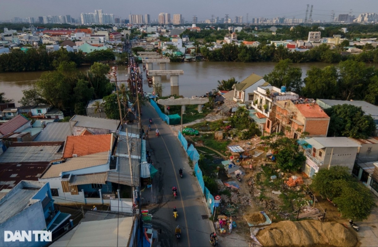 Hinh anh cau Long Kieng “treo” nhieu nam truoc khi tai khoi dong-Hinh-7