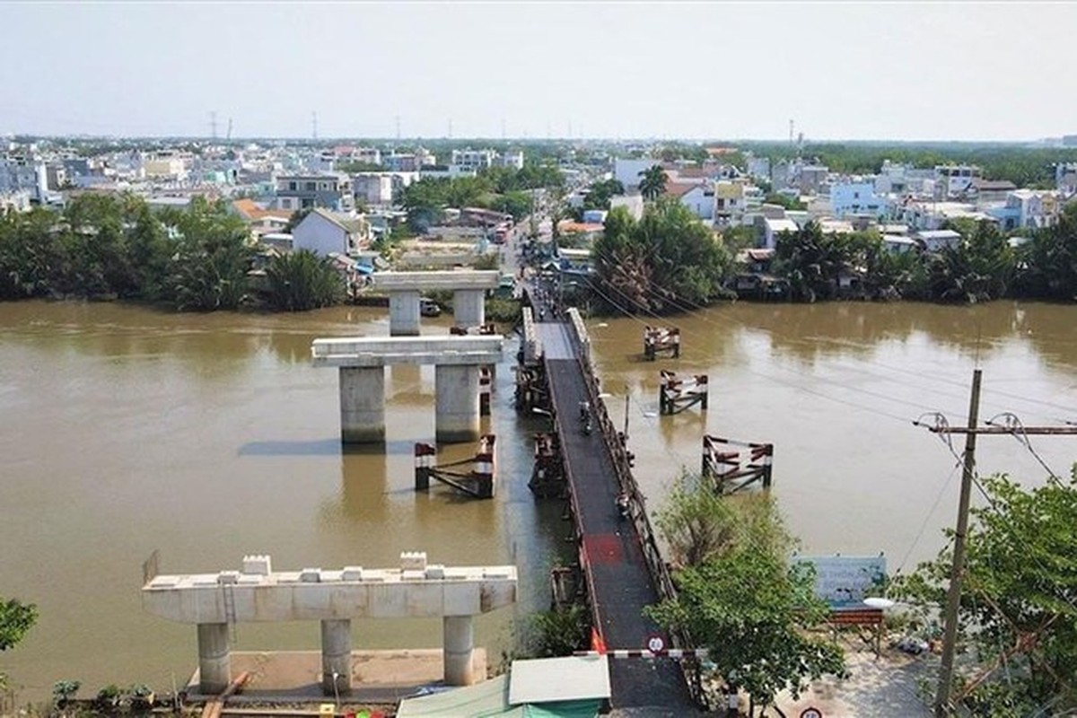 Hinh anh cau Long Kieng “treo” nhieu nam truoc khi tai khoi dong