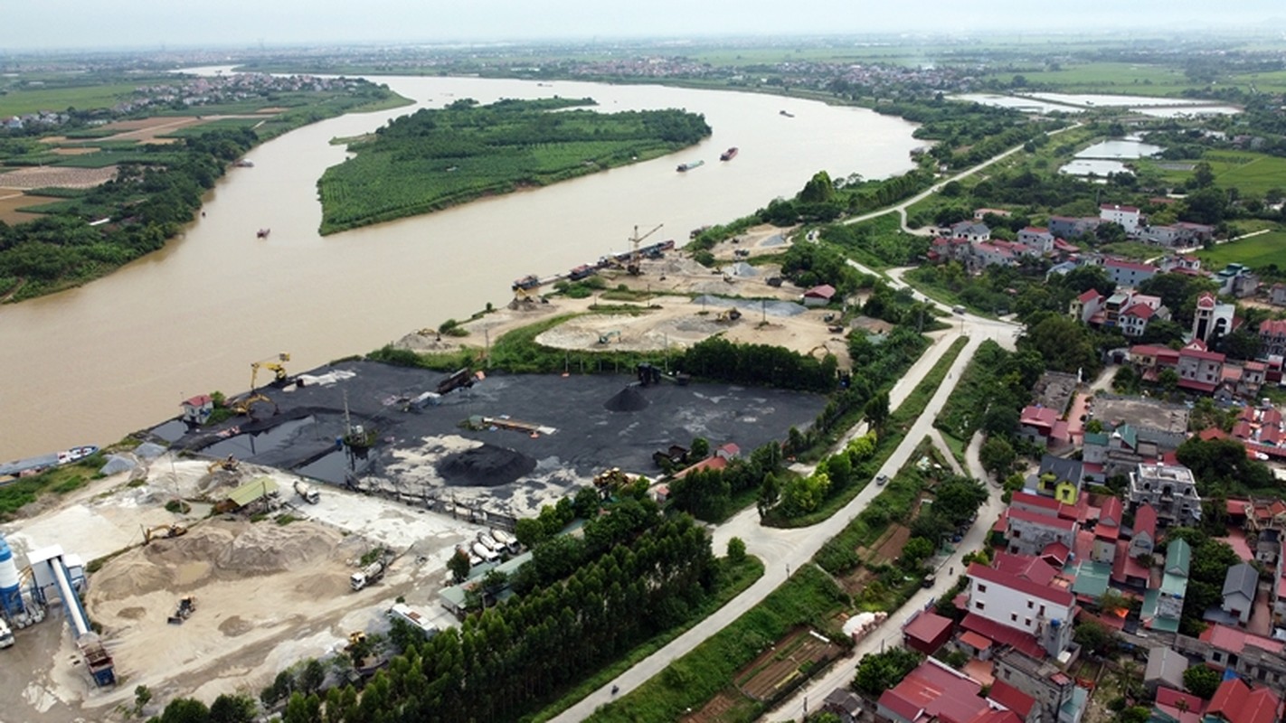 Bac Ninh: Bo song Duong bi “gam” nham nho vi ben bai… xe tai quan nat duong de