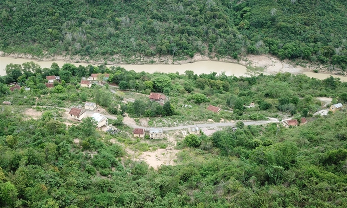 Nghe An: Khu tai dinh cu hoang tan ben dong Nam Non