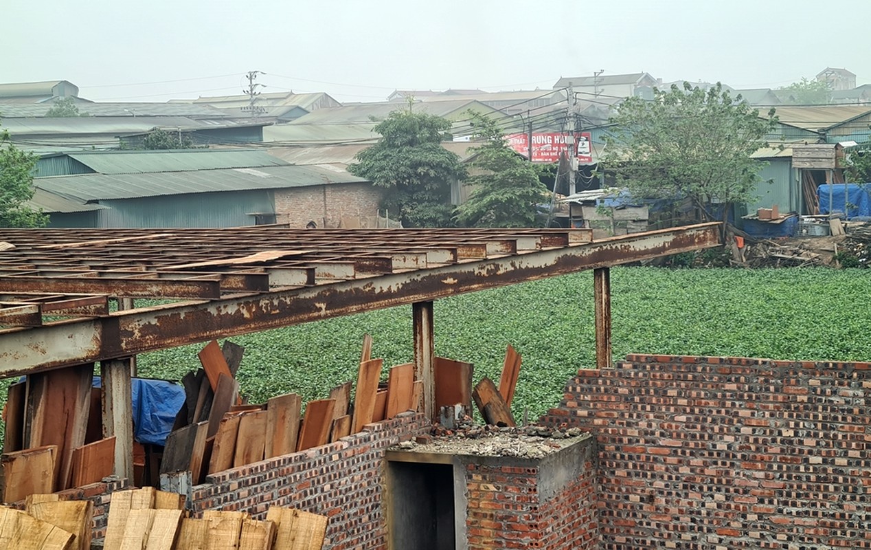 Ha Noi: Nhieu nha xuong “moc” trai phep tren dat nong nghiep o Dan Phuong-Hinh-13