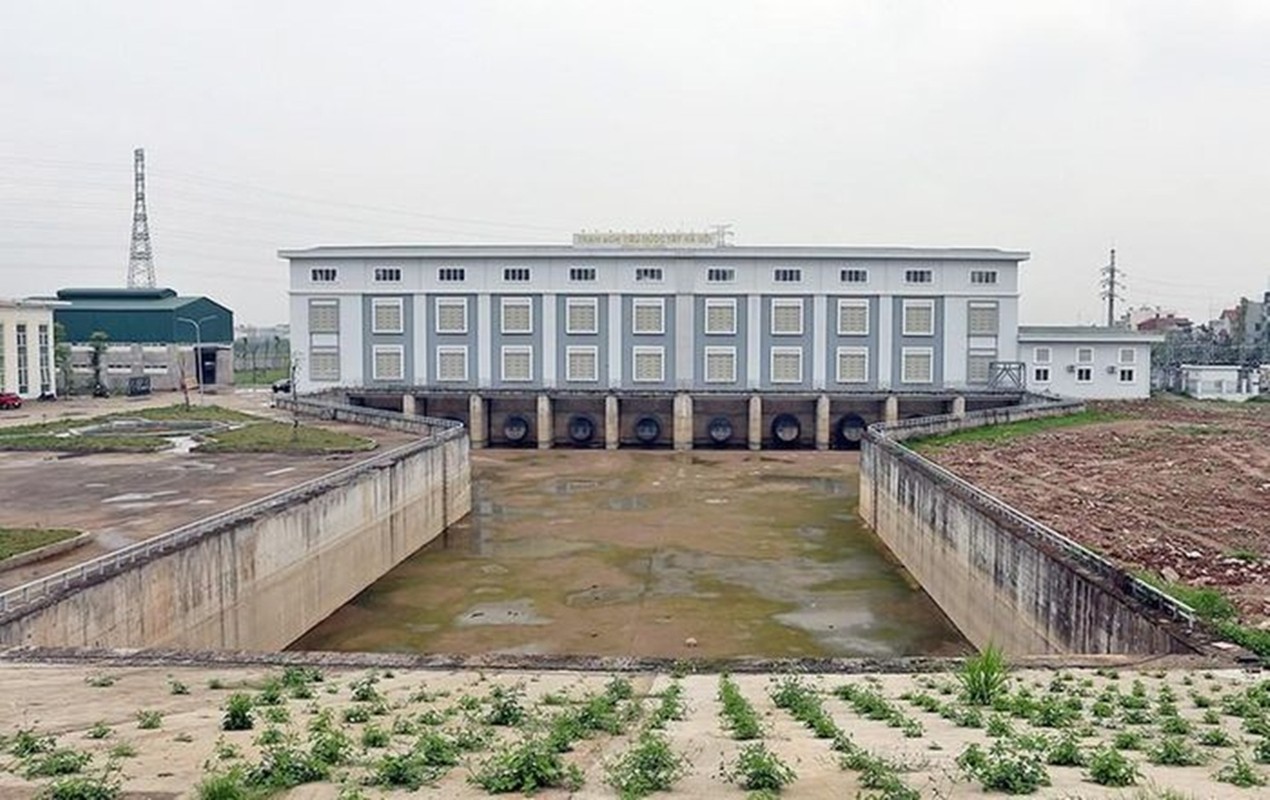 Can canh tram bom tieu nuoc lon nhat Ha Noi dang bi “truy” tien do-Hinh-4