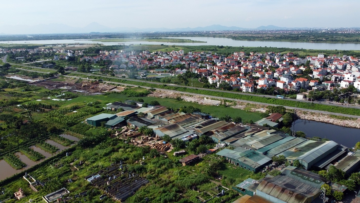 Ha Noi: Hien trang khu nha xuong “moc” tren dat nong nghiep o Trung Phan-Hinh-14