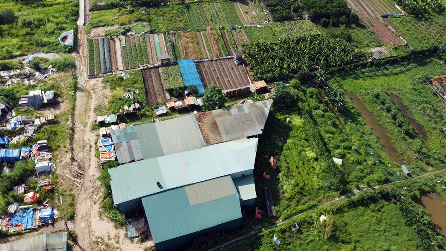 Ha Noi: Hien trang khu nha xuong “moc” tren dat nong nghiep o Trung Phan-Hinh-7