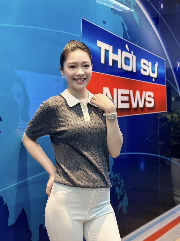 Nhan sac MC thoi tiet Hanh Quyen 'xinh nhu hoa hau' cua VTV-Hinh-4
