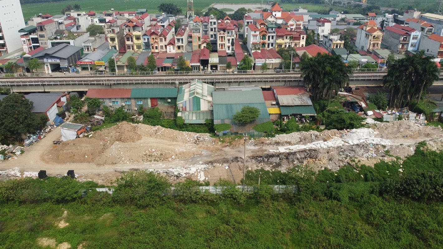 Ha Noi: “Xe thit” gam cau Thang Long lam nha hang, quan nhau-Hinh-11