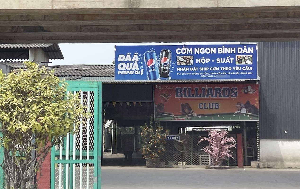 Ha Noi: “Xe thit” gam cau Thang Long lam nha hang, quan nhau-Hinh-7