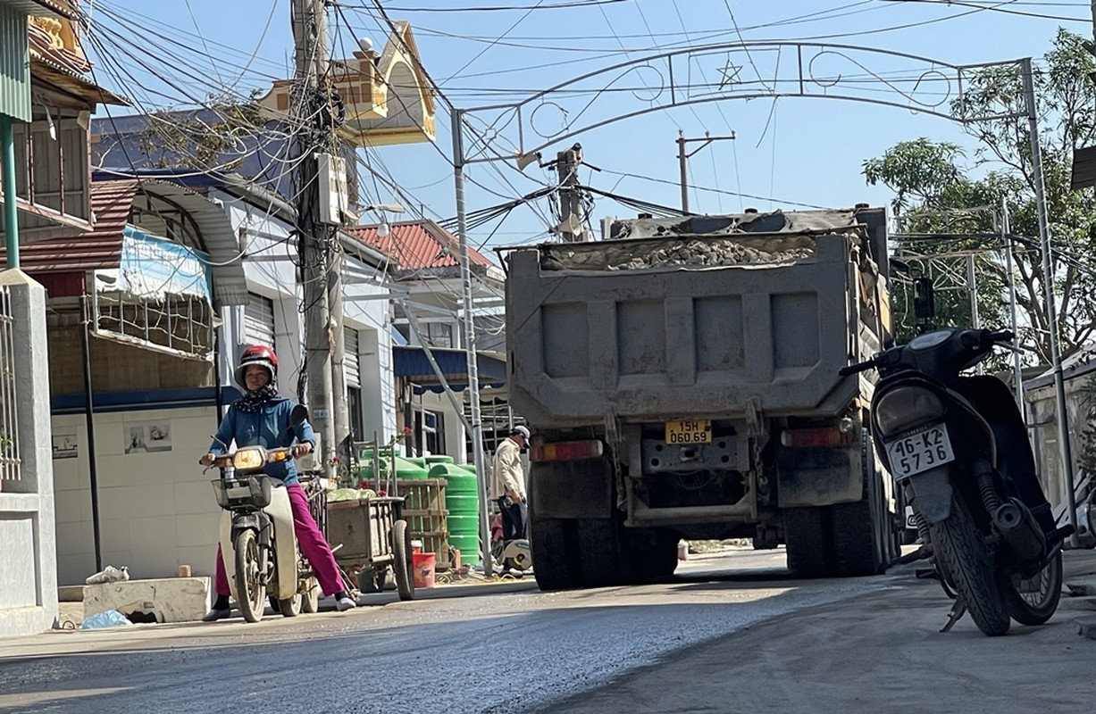 Hai Phong: Tinh lo 356 oan minh “cong” binh doan xe tai-Hinh-5