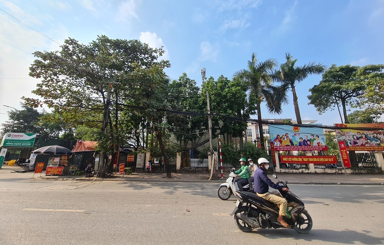 Ha Noi: Nhieu co so kinh doanh lup xup, lan chiem via he o Dai Mo-Hinh-10