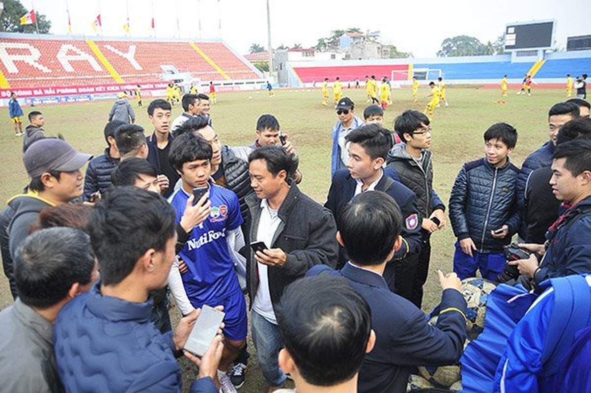 Sinh nhat Cong Phuong: Giua bon be ap luc-Hinh-7