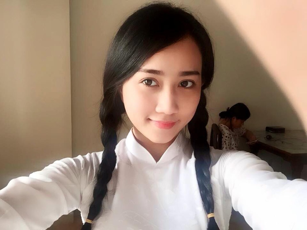 Ban sao hoa hau Thu Thao toa sang trong ta ao dai-Hinh-6