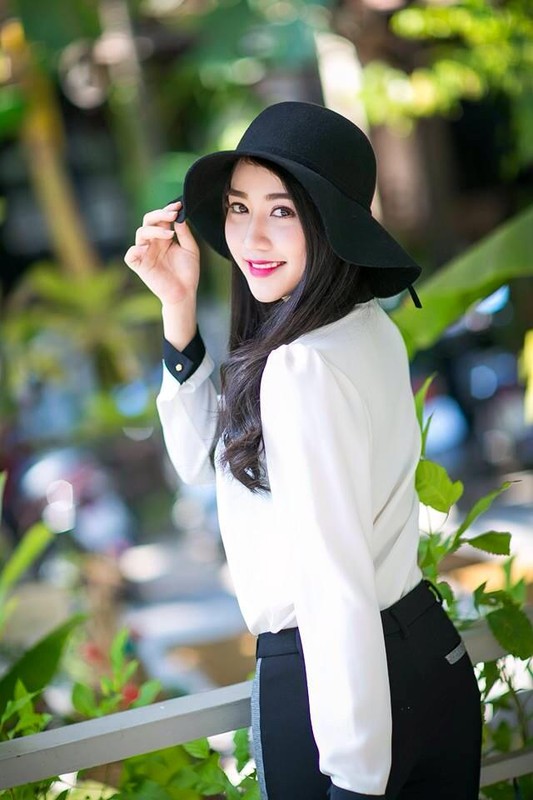 Ban sao hoa hau Thu Thao toa sang trong ta ao dai-Hinh-9