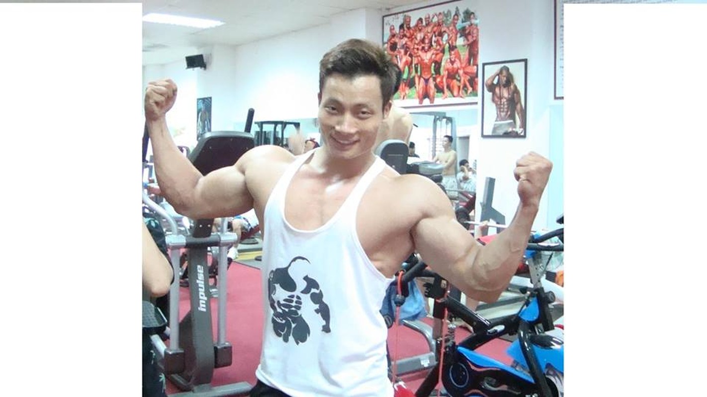 Chang trai tong teo cham tap gym lot xac thanh 6 mui-Hinh-4