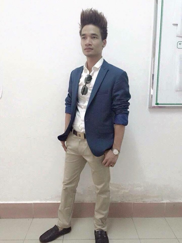 Anh bao mang: Dam tang Duy Nhan; Le Roi hoa hot boy-Hinh-6