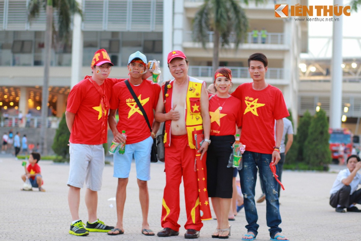 Fan phat cuong vi Man City nhung van muon DTVN thang-Hinh-5