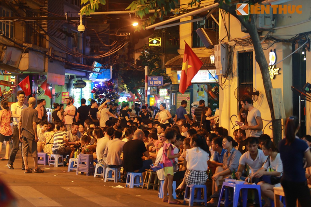 Kham pha Ha Noi ''da sac'' gio phut cam duong Quoc khanh 2/9-Hinh-2