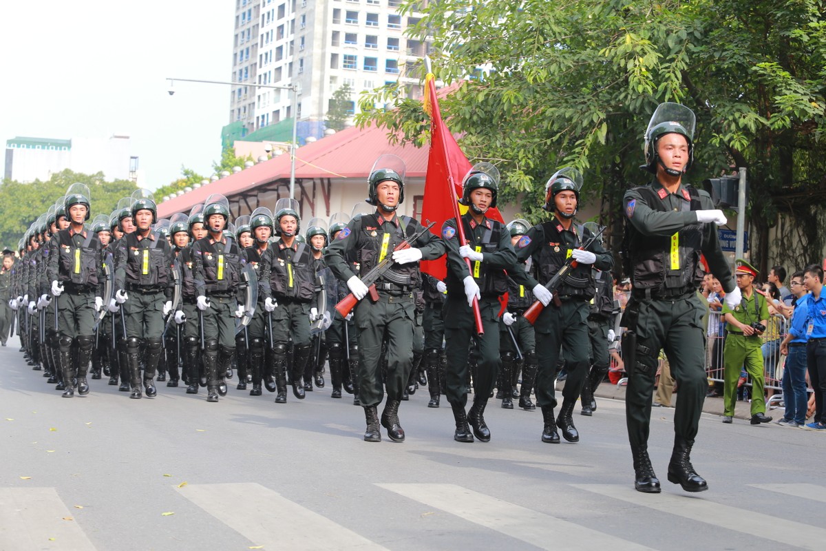 Oai hung doan quan Viet Nam dieu binh tren pho Ha Noi-Hinh-18