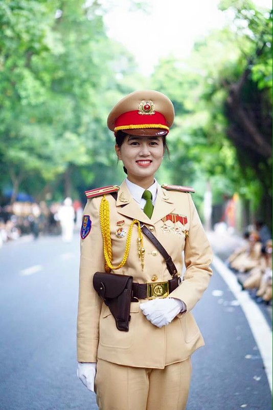 Nu CSGT xinh dep que Thanh Hoa bat ngo noi tieng-Hinh-4