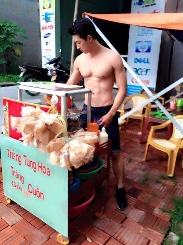 Tim ra hot boy banh trang bung 6 mui dang gay sot