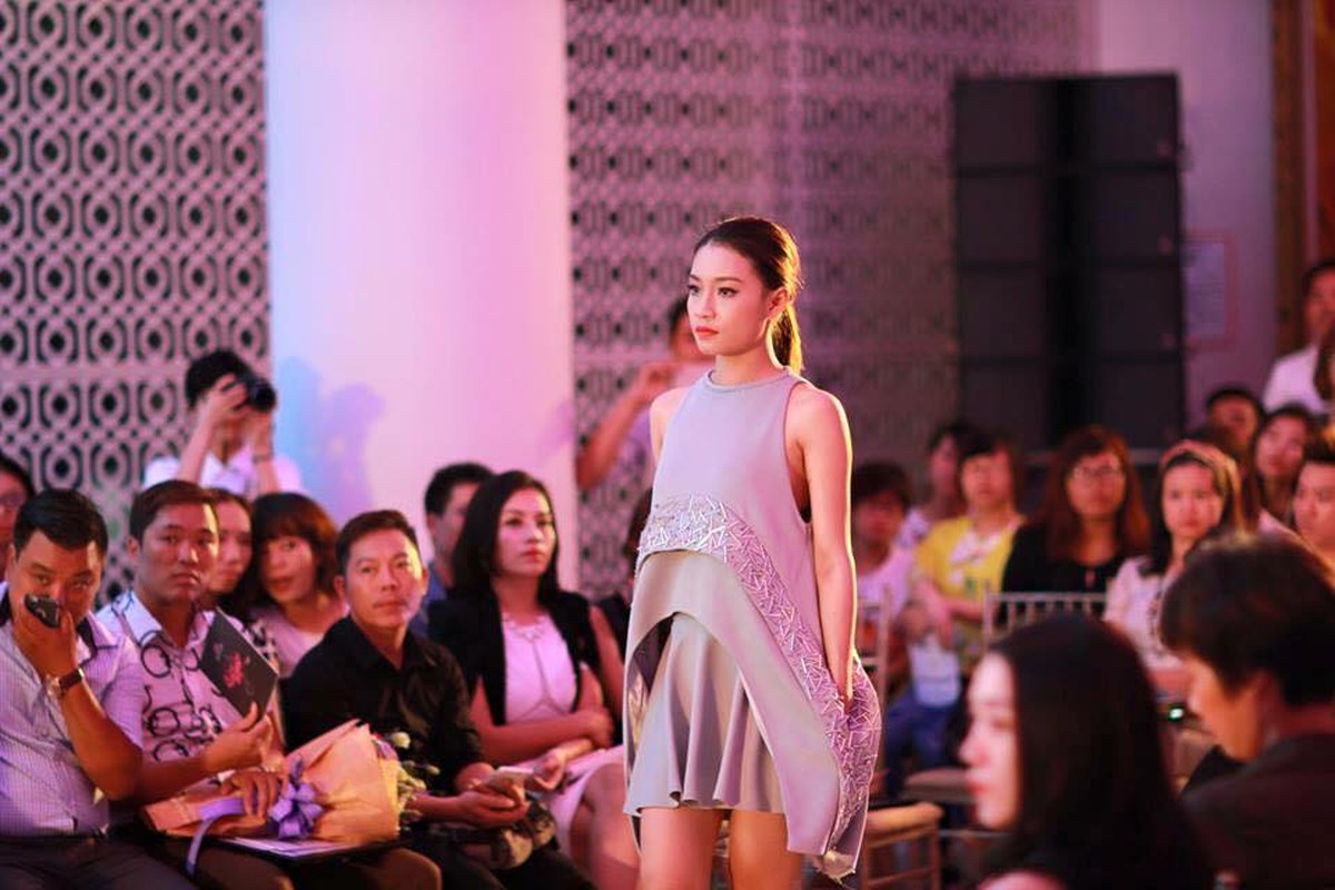 Tan Hoa khoi Ngoai thuong cao 1m70 hoc gioi van, me catwalk-Hinh-3