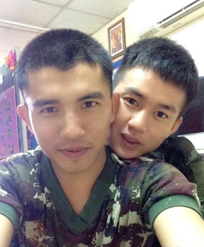 Chuyen tinh dong gioi cua 2 my nam quan nhan-Hinh-8