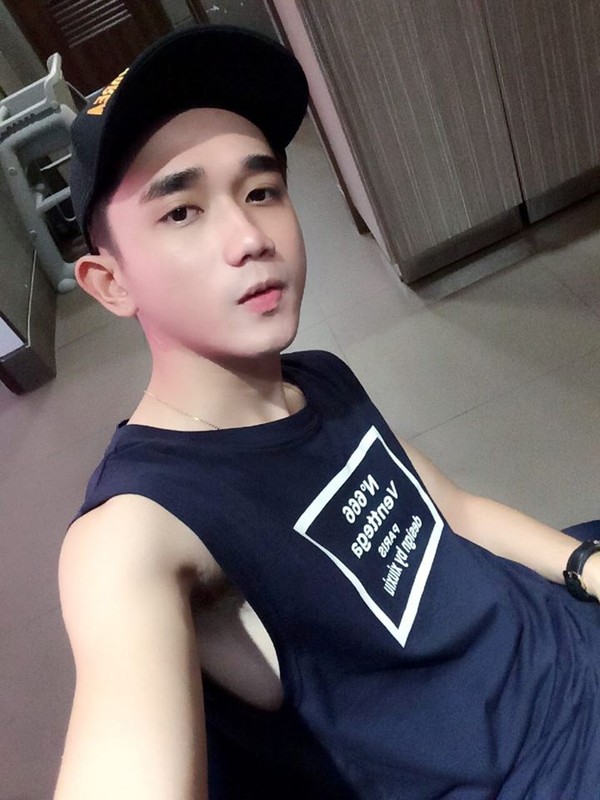 Cap doi dong tinh Viet thich khoe anh hon nhau-Hinh-2