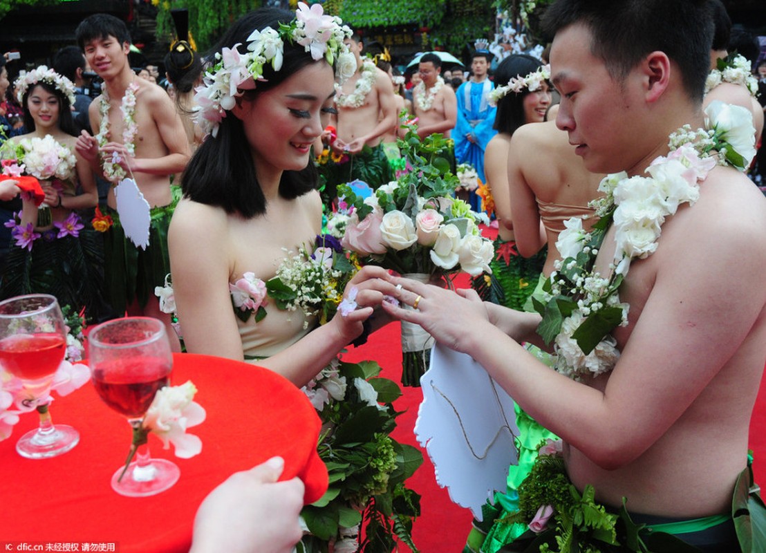 Choang vang voi dam cuoi kieu nguyen thuy nhu Adam - Eva-Hinh-4