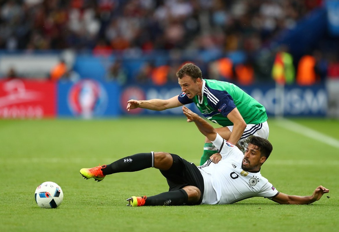 Euro 2016 Duc 1 - 0 Bac Ireland: Qua den cho Muller!-Hinh-8