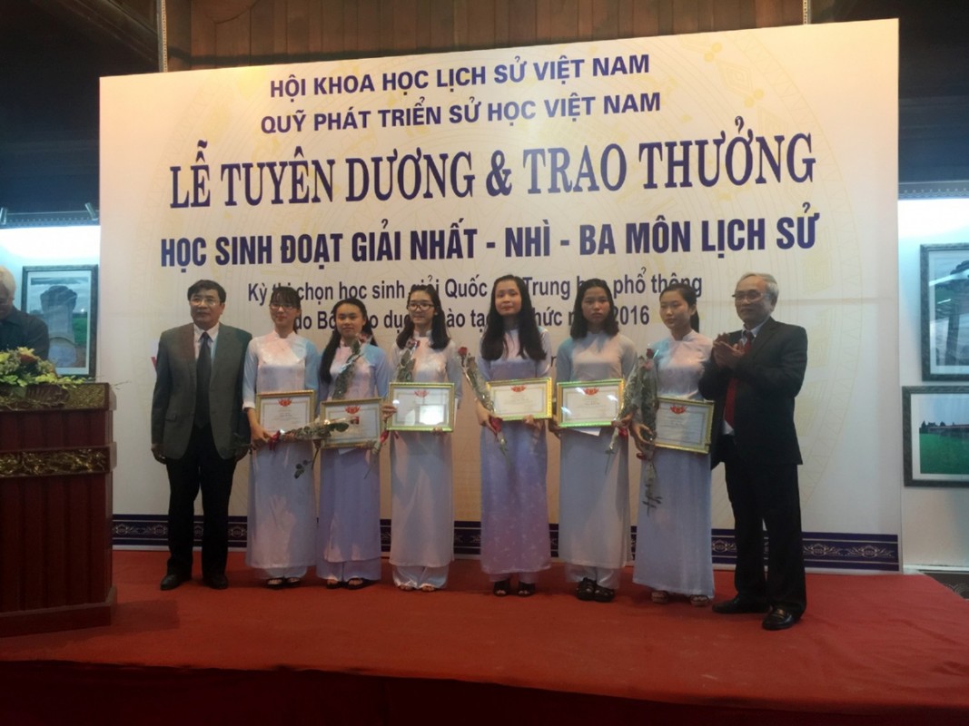 Nu sinh Bac Giang va thanh tich hoc lich su dang ne-Hinh-4