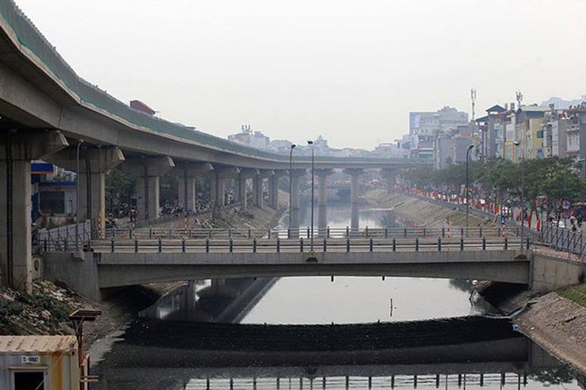 Ngam tuyen duong sat tren cao phuc vu 3 van khach moi gio o HN-Hinh-8